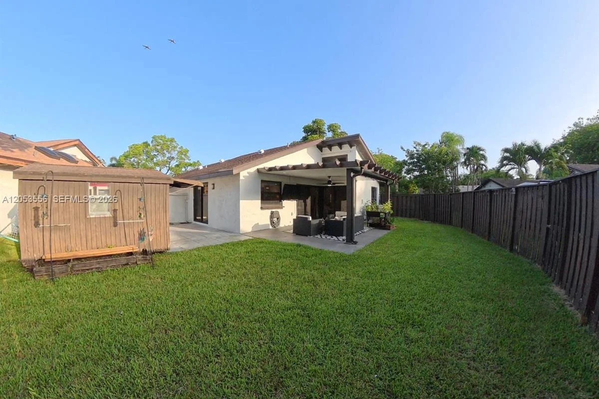 1490 Flamingo Ct, Pembroke Pines: photo 1 of 17