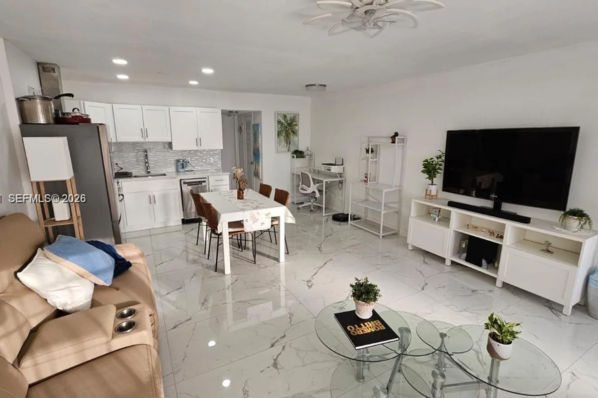 340 S Oakridge S, Deerfield Beach: photo 1 of 31