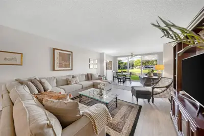 3611 Oaks Clubhouse Dr #104, Pompano Beach: photo 1 of 34