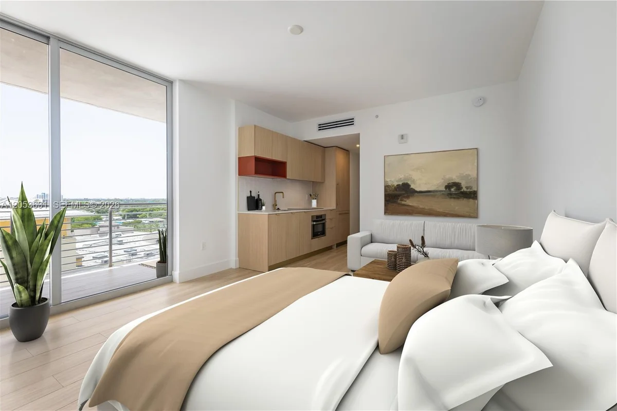 90 NE 32nd St #815, Miami: photo 1 of 35