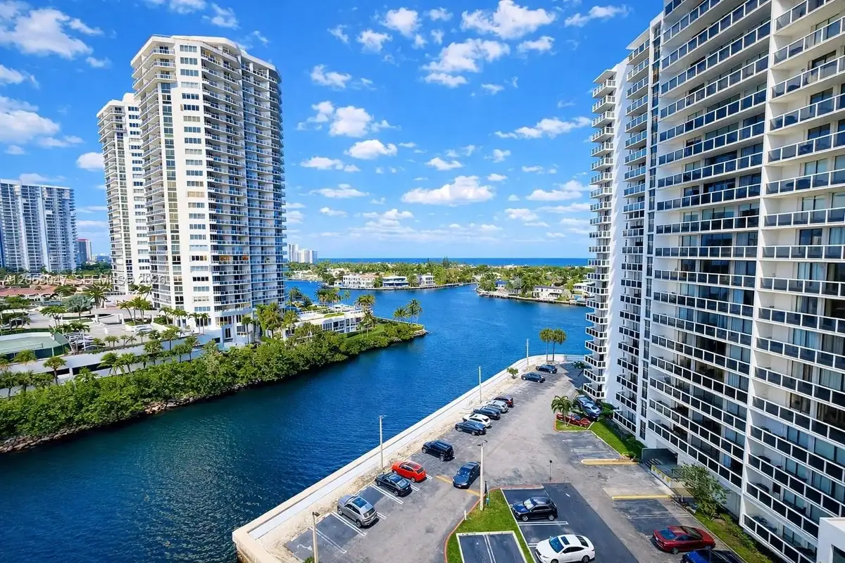 20505 E Country Club Dr #1033, Aventura: photo 1 of 15
