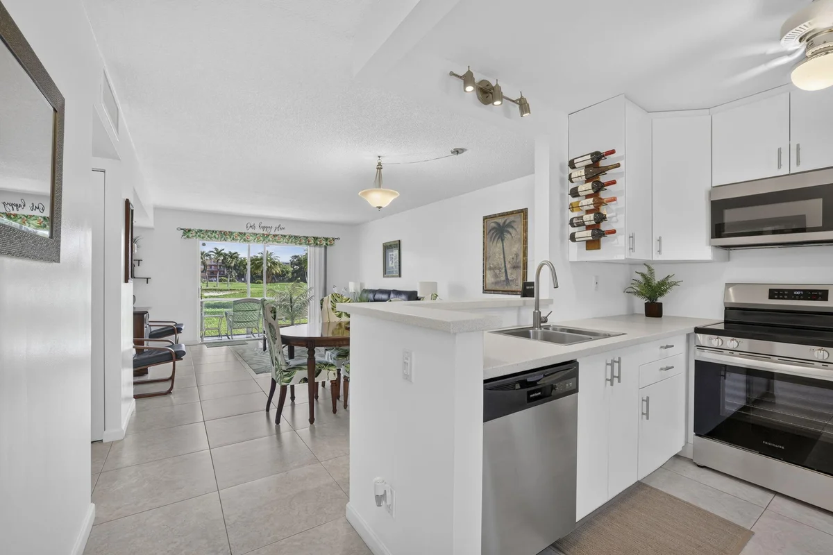 4299 NW 16th St #101, Lauderhill: photo 1 of 44