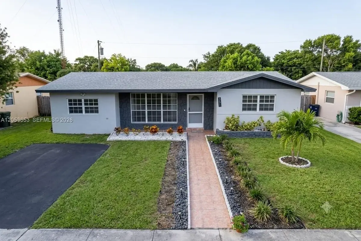 351 NW 206th Ter, Miami Gardens: photo 1 of 15