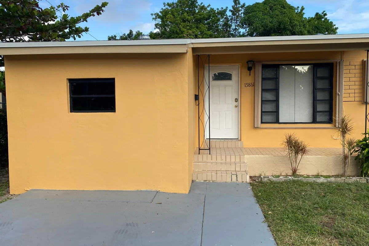 15861 NE 14th Ct, North Miami Beach: photo 1 of 1