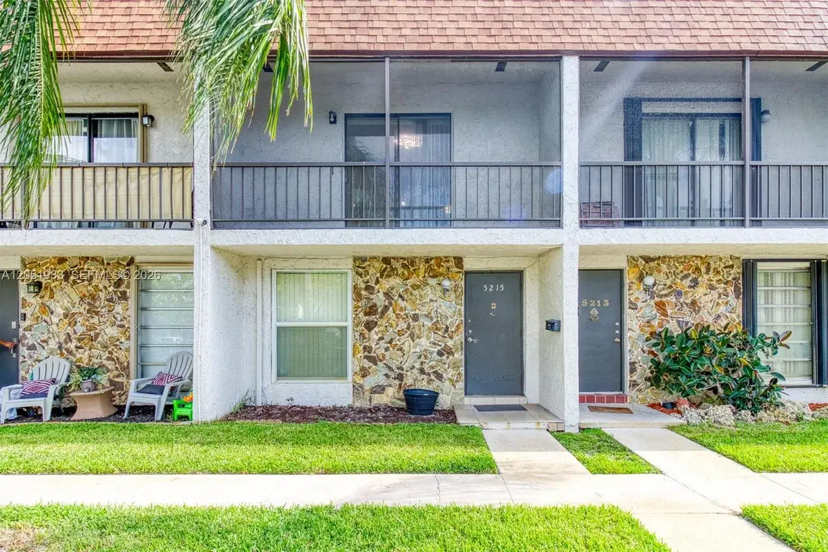 5215 SW 40th Ave #48, Dania Beach: photo 1 of 21
