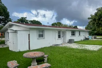 106 NW 12th Ave #1-2, Dania Beach: photo 1 of 23