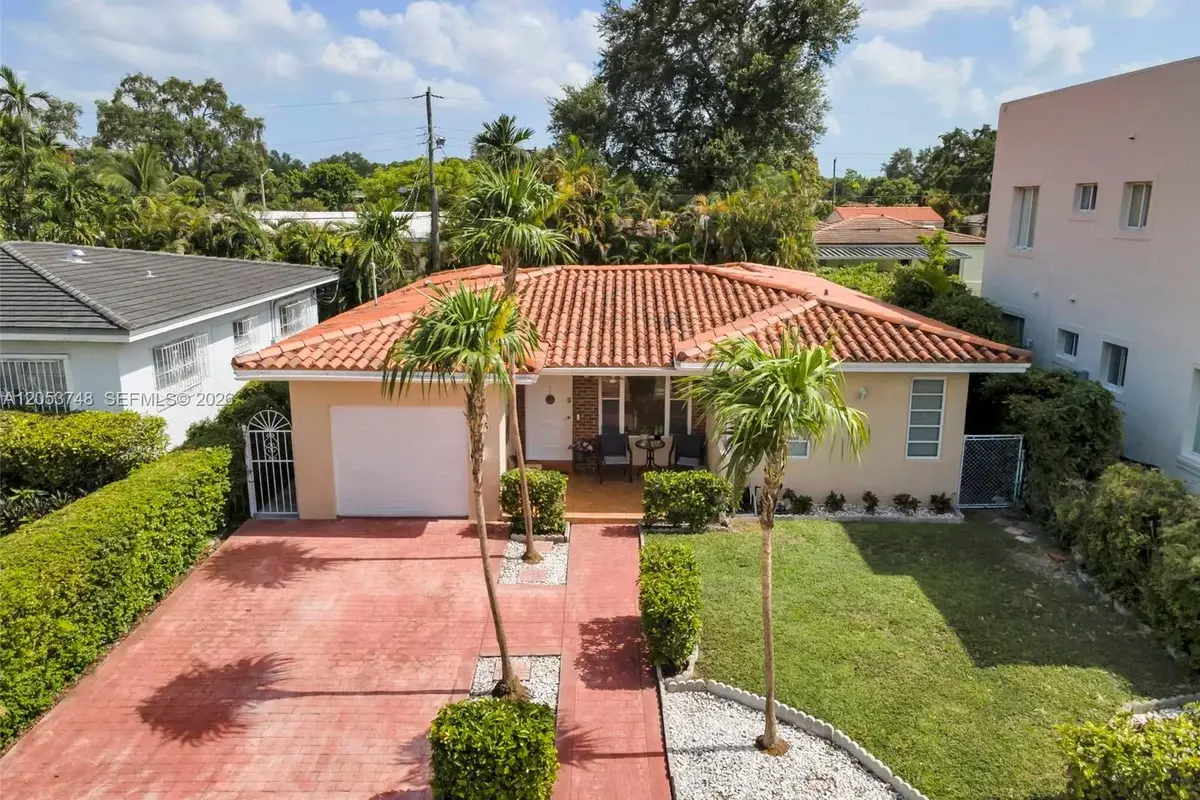 35 Oviedo Ave, Coral Gables: photo 1 of 38