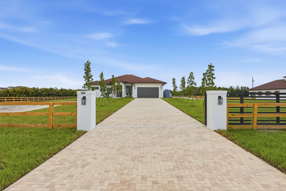 2324 Deer Run Trl, Loxahatchee: photo 1 of 36