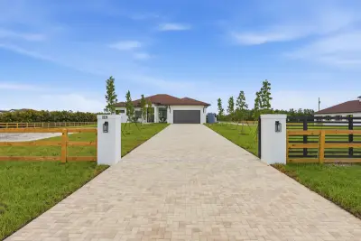 2324 Deer Run Trl, Loxahatchee: photo 1 of 36
