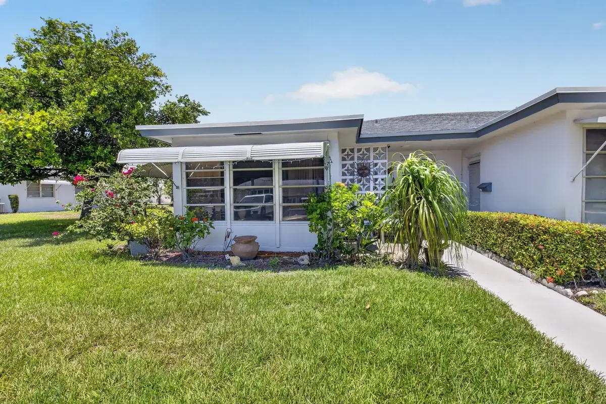 1180 S Drive Cir #A, Delray Beach: photo 1 of 22