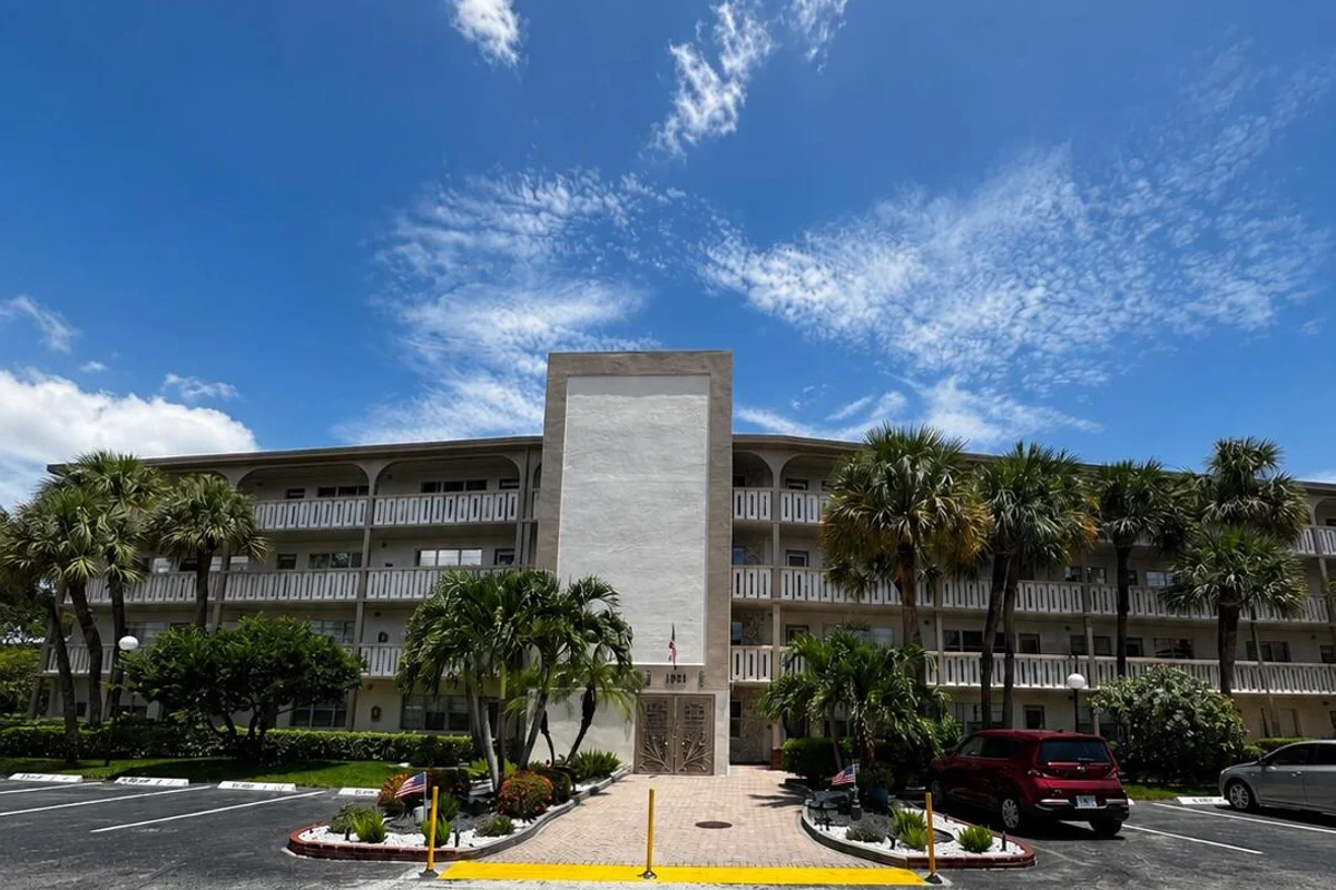 1901 Bermuda Cir #F2, Coconut Creek: photo 1 of 36
