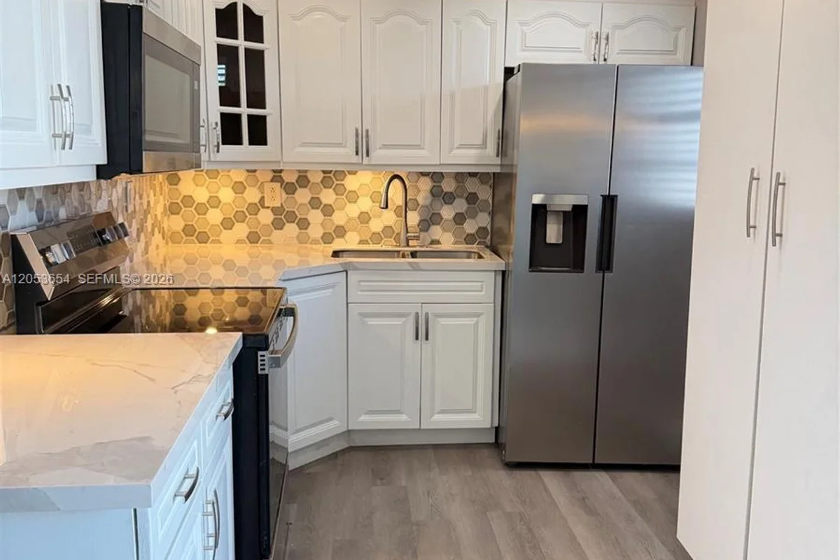 14185 SW 87th St #212A, Miami: photo 1 of 16