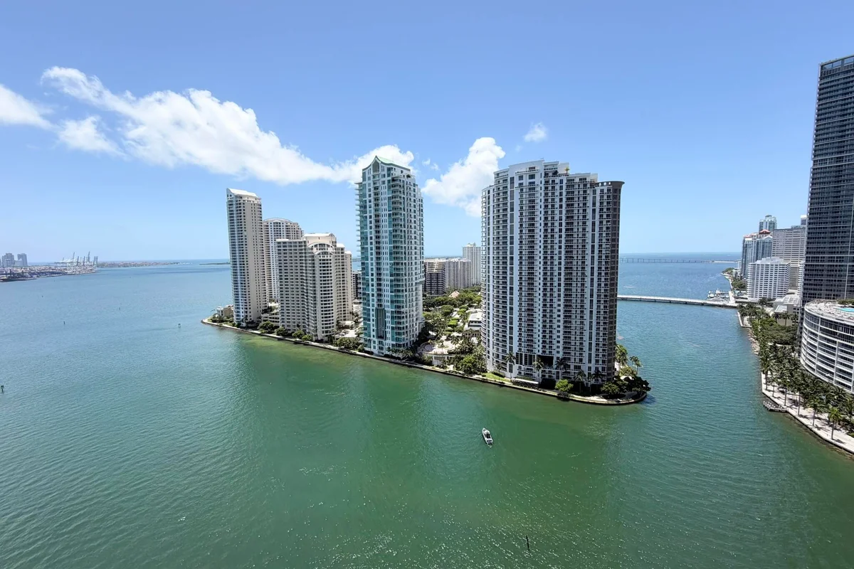 300 S Biscayne Blvd #T-2208, Miami: photo 1 of 14