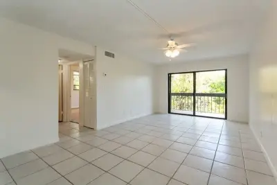 1720 N Congress Ave #305, West Palm Beach: photo 1 of 8