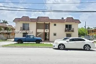 1008 NW 45th Ave #12, Miami: photo 1 of 14