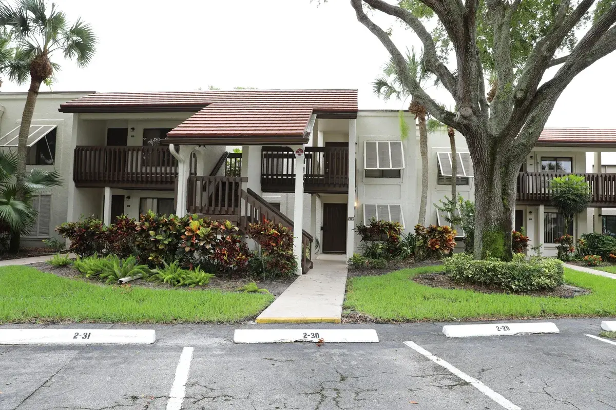 10187 Mangrove Dr #104, Boynton Beach: photo 1 of 17
