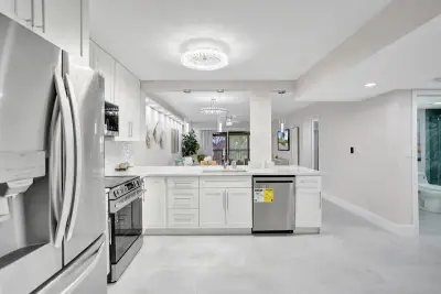 7146 Huntington Ln #402, Delray Beach: photo 1 of 50