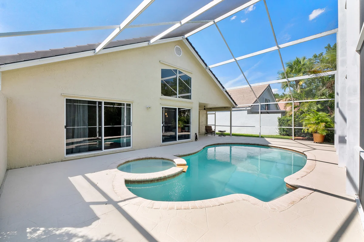 2016 Island Cir, Weston: photo 1 of 22