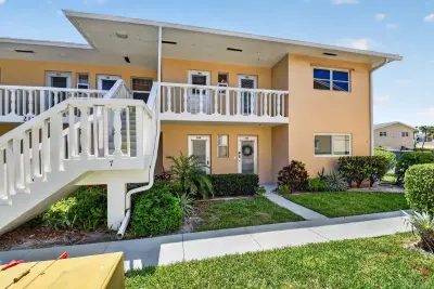 2111 NE 1st Ct #204, Boynton Beach: photo 1 of 40