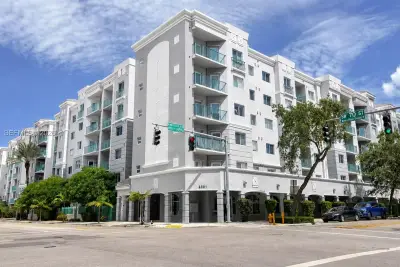 Condo in South Miami: photo 1 of 24