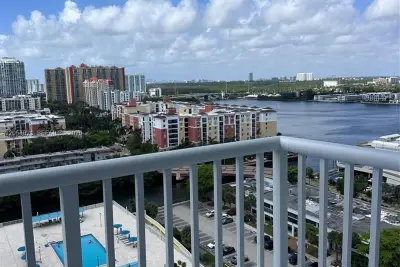 231 174th St #1905, Sunny Isles Beach: photo 1 of 11