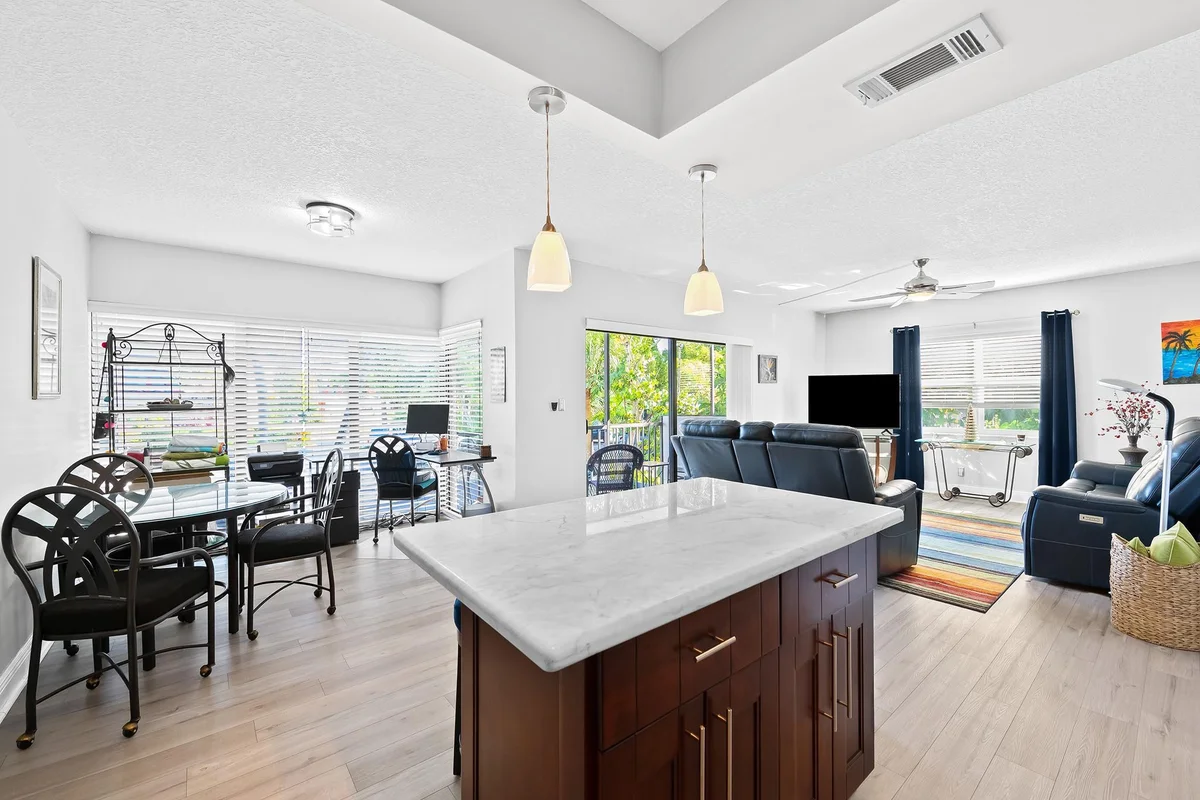 1839 Middle River Dr #105, Fort Lauderdale: photo 1 of 23