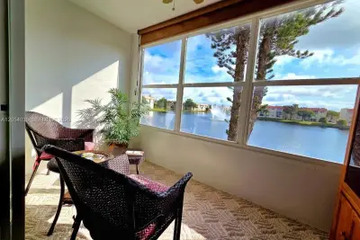 2950 W Sunrise Lakes Dr #208, Sunrise: photo 1 of 1