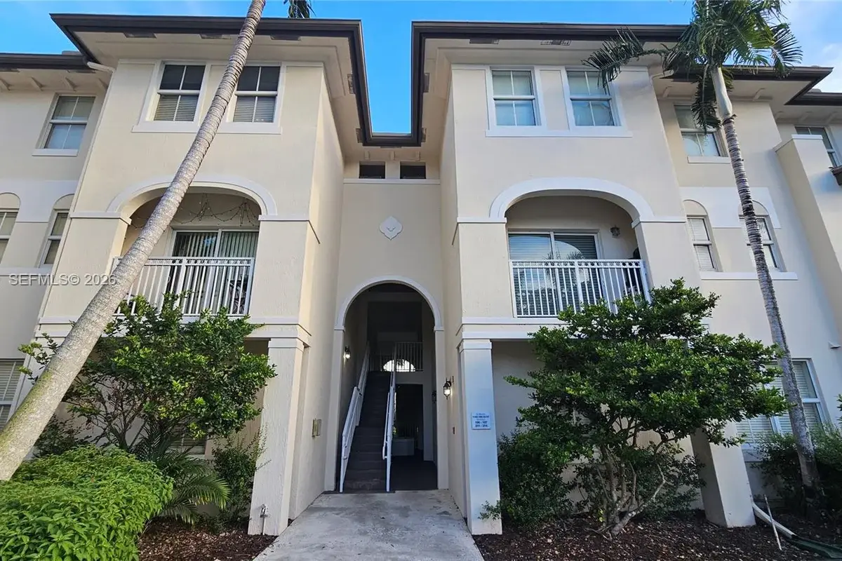 11401 NW 89th St #214, Doral: photo 1 of 22