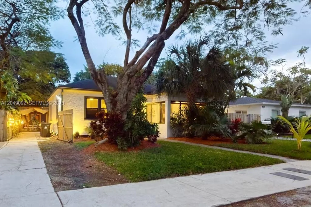 416 SE 19th St, Fort Lauderdale: photo 1 of 35