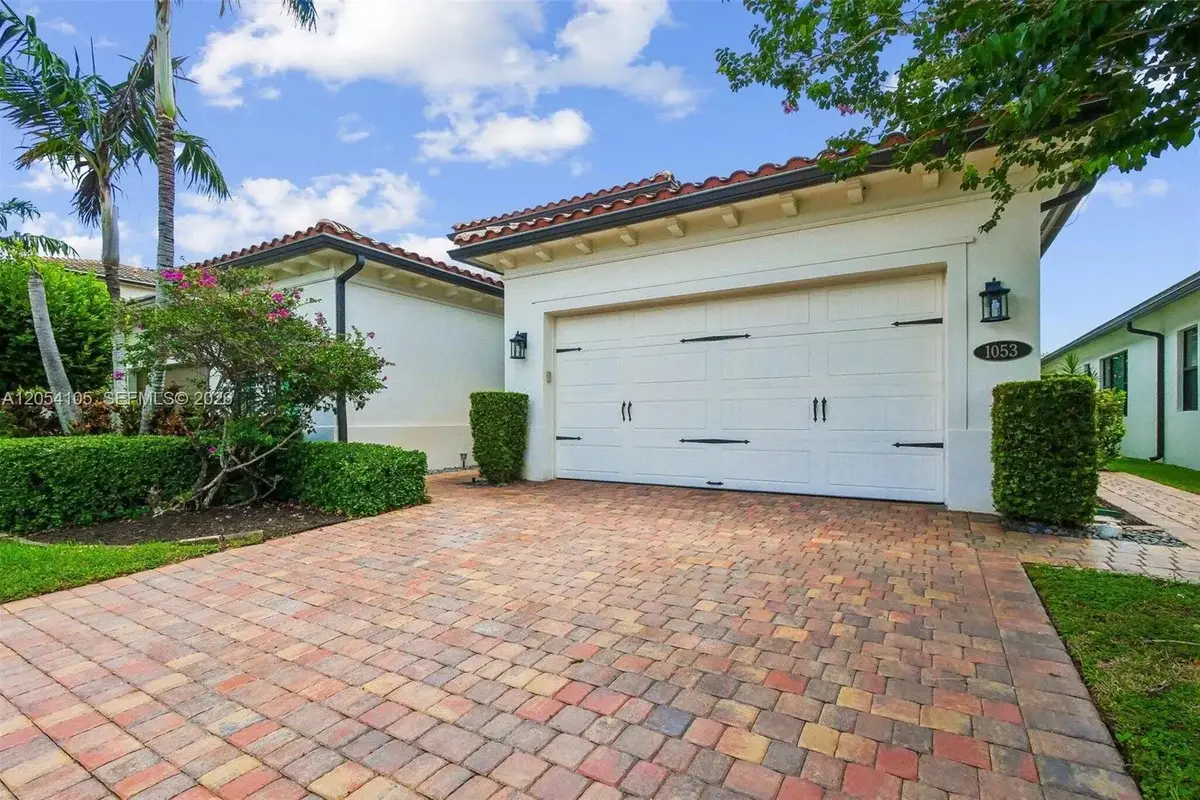 1053 SW 113th Way, Pembroke Pines: photo 1 of 25