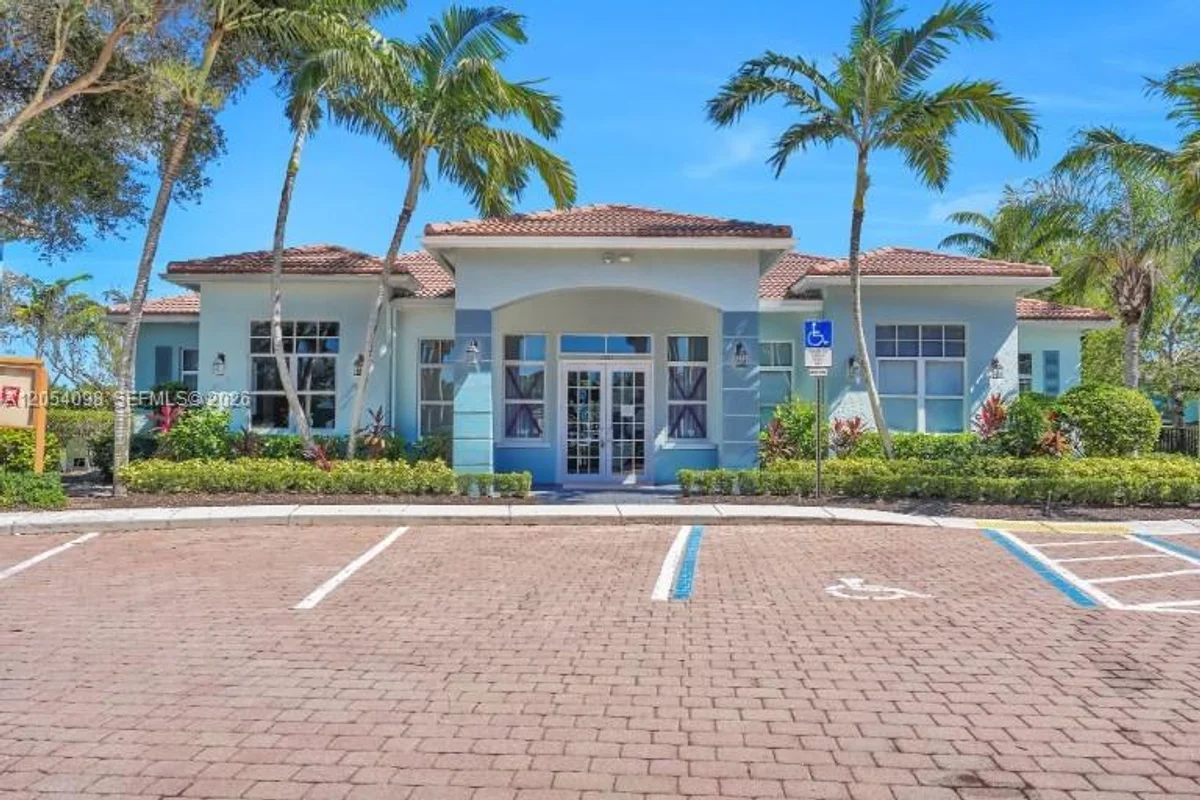 1942 Alamanda Way, Riviera Beach: photo 1 of 13