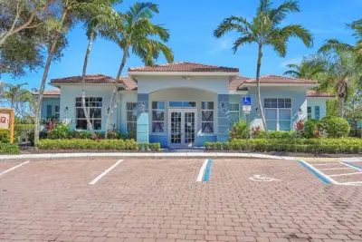 1942 Alamanda Way, Riviera Beach: photo 1 of 13