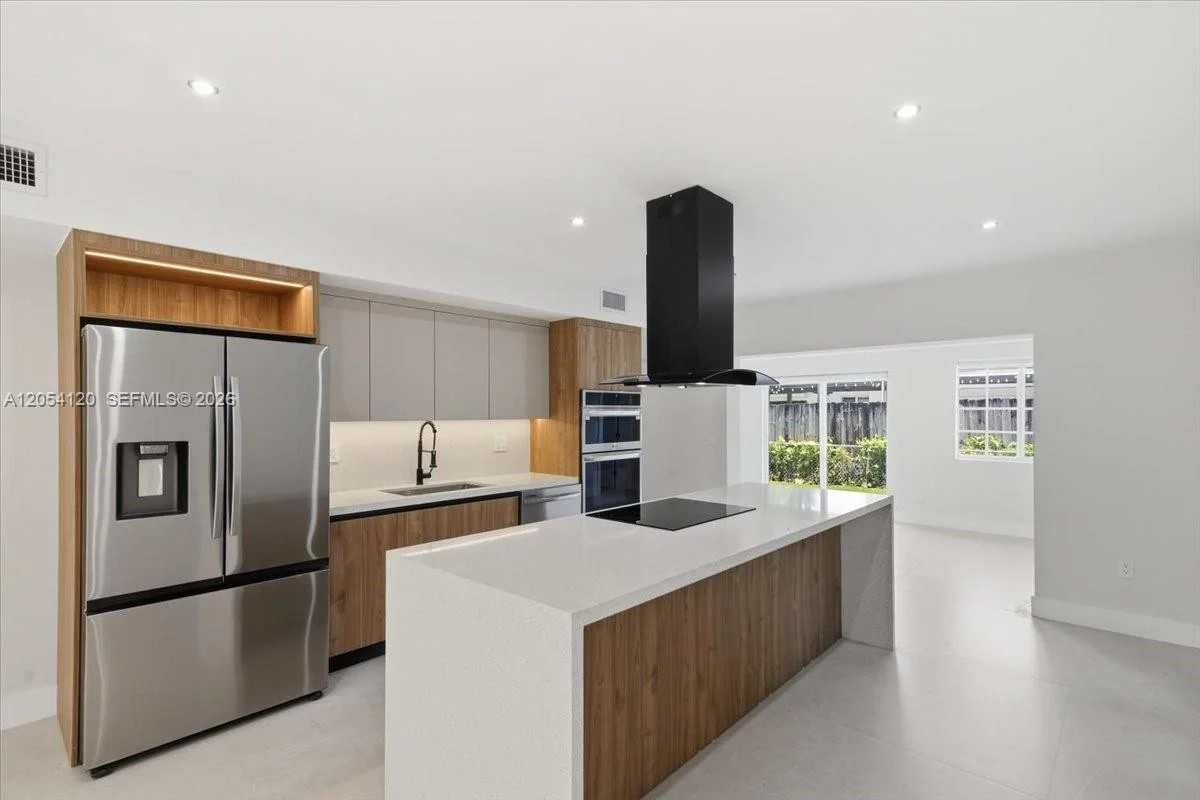 323 NW 104th Ter, Miami: photo 1 of 51