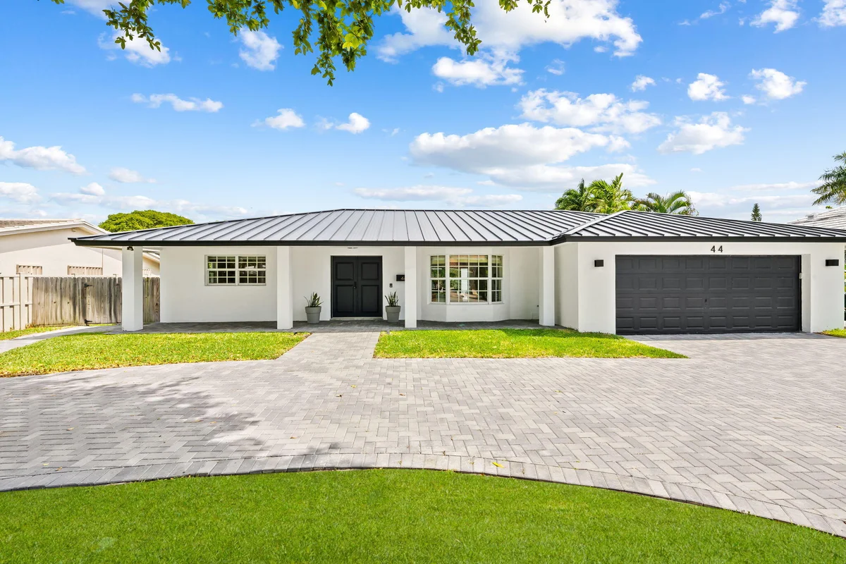 44 Fort Royal Isle, Fort Lauderdale: photo 1 of 25