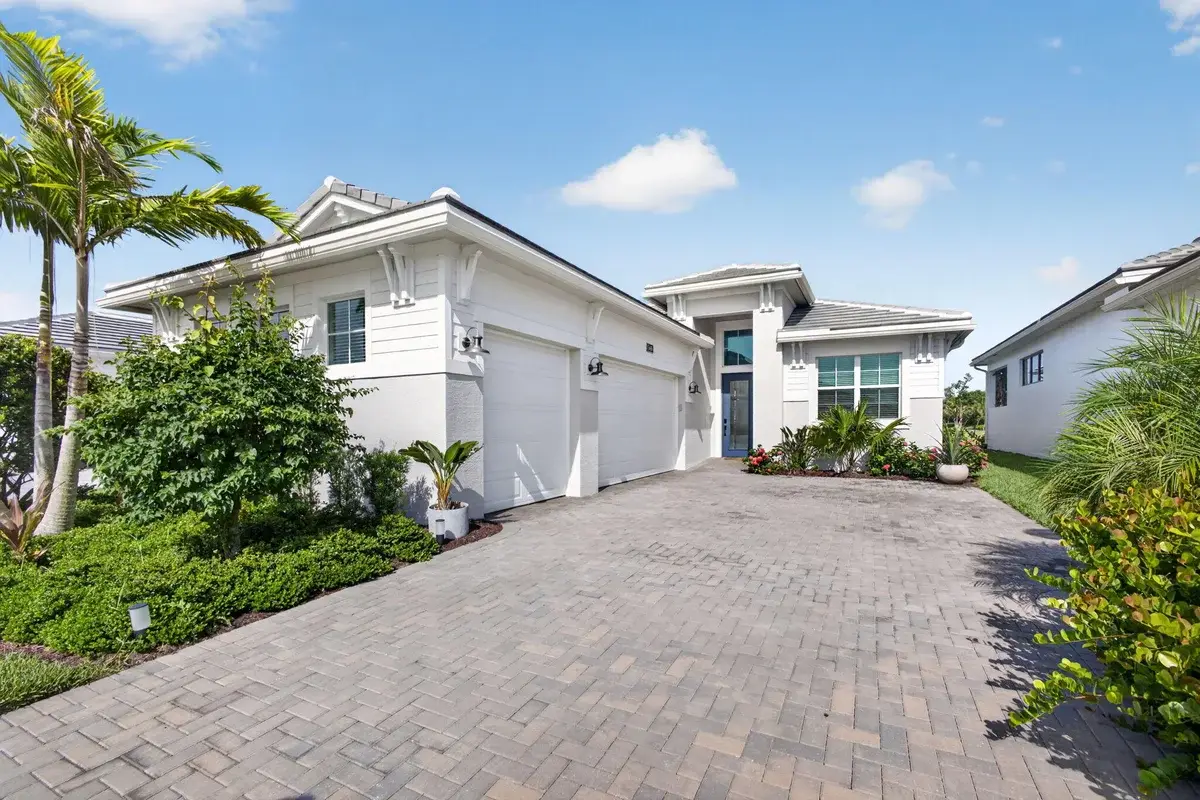 5469 Hutchinson Way, Westlake: photo 1 of 84