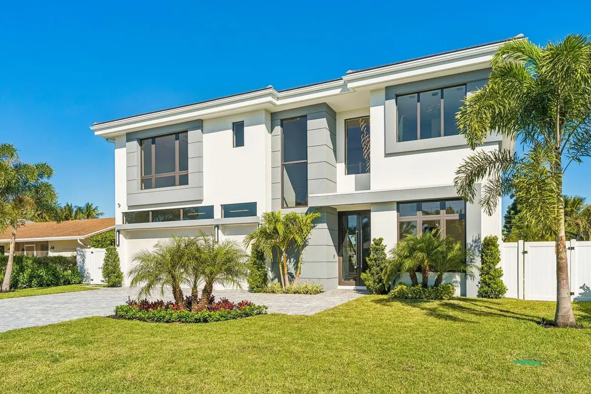 261 NW 8th St, Boca Raton: photo 1 of 47
