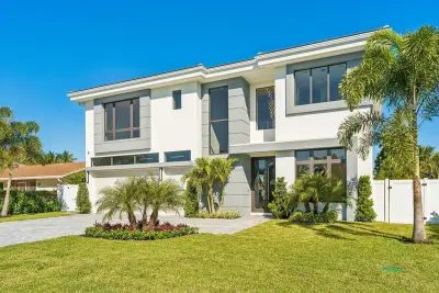 261 NW 8th St, Boca Raton: photo 1 of 47