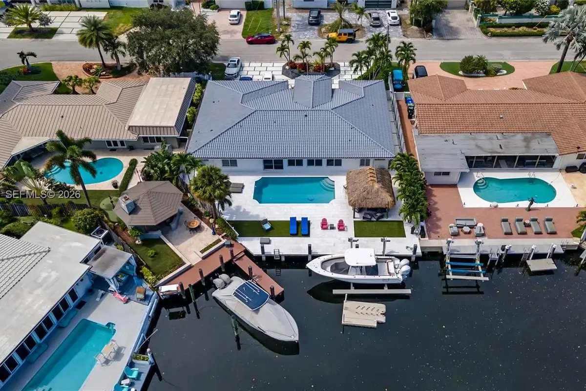 2920 NE 55th Pl, Fort Lauderdale: photo 1 of 56