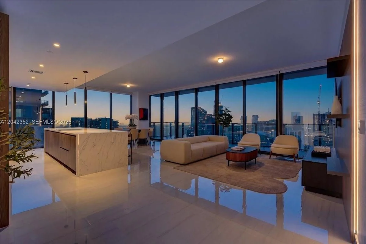 20 NE 11th St #6003, Miami: photo 1 of 8