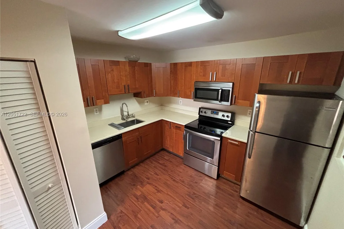 10521 Mahogany Key Cir #204, Miami: photo 1 of 4