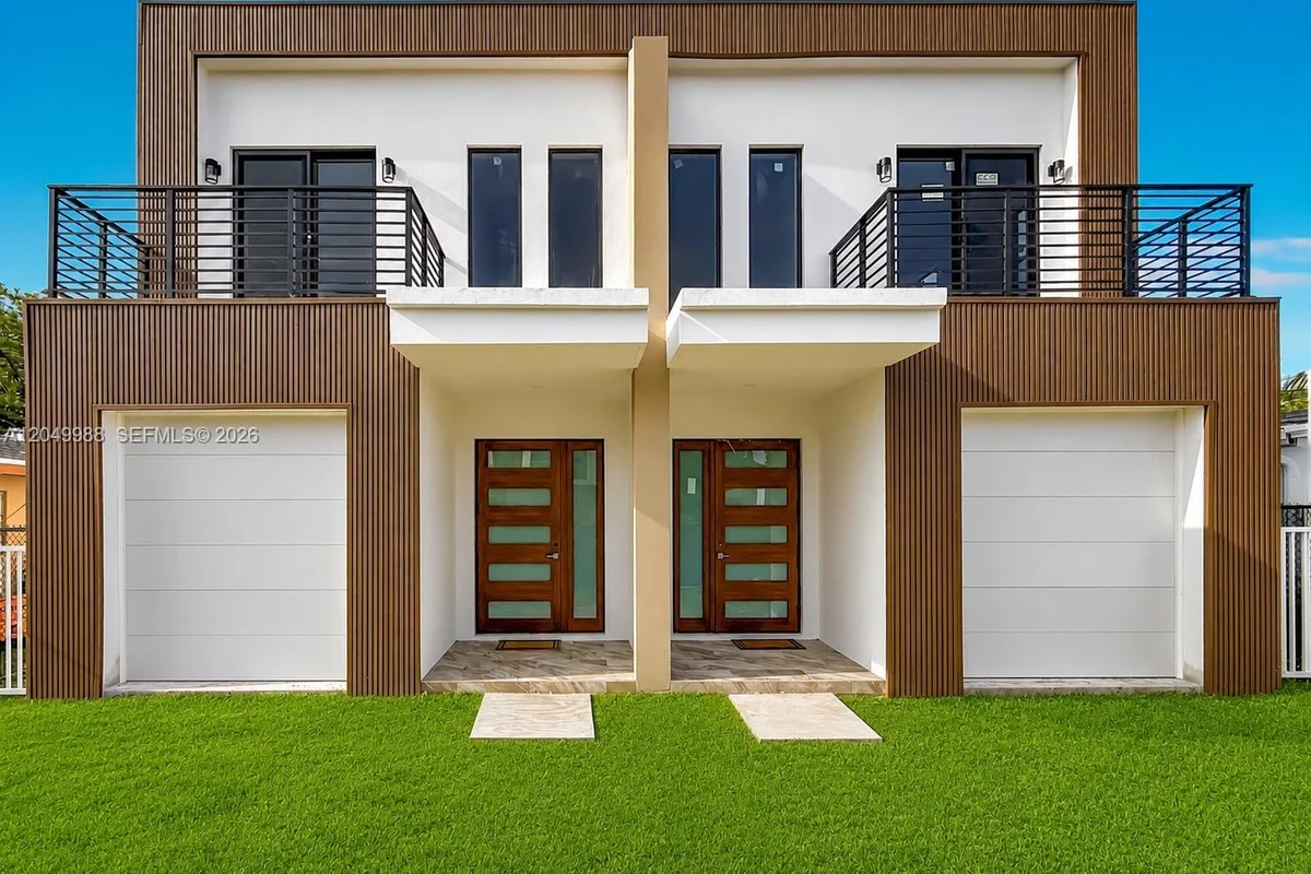 3730 SW 28th St, Miami: photo 1 of 48