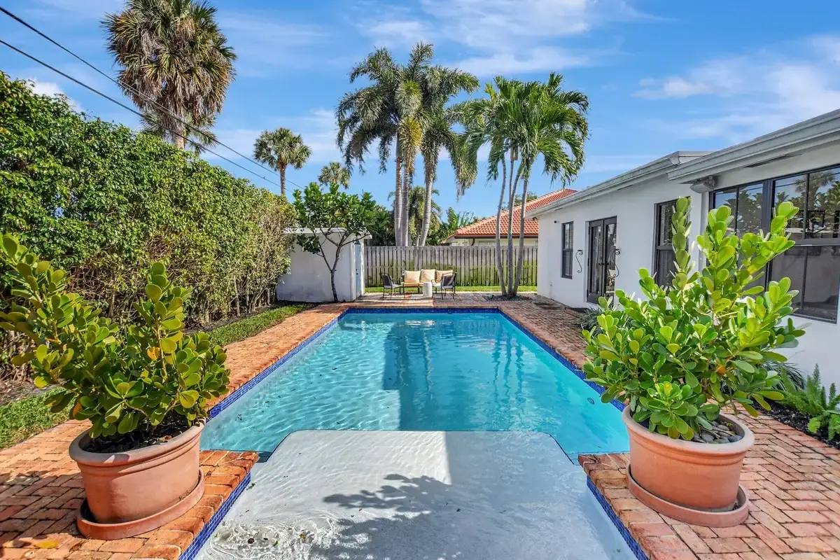 801 SW 5th St, Boca Raton: photo 1 of 51
