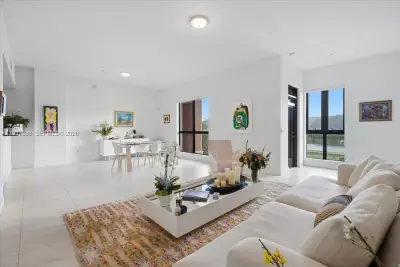 8390 SW 72 #106, Miami: photo 1 of 20