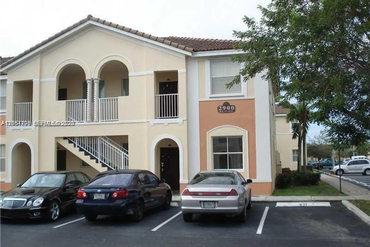 2900 SE 17th Ave #100, Homestead: photo 1 of 17