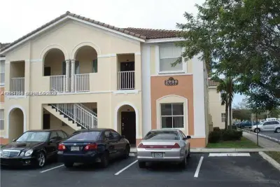 2900 SE 17th Ave #100, Homestead: photo 1 of 17