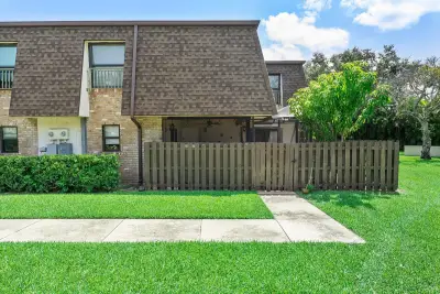 2562 NW 99th Ave, Coral Springs: photo 1 of 32