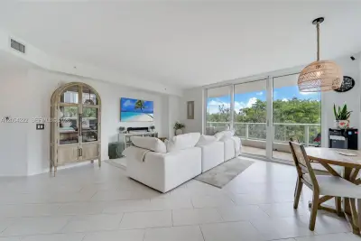 4250 Biscayne Blvd #301, Miami: photo 1 of 20