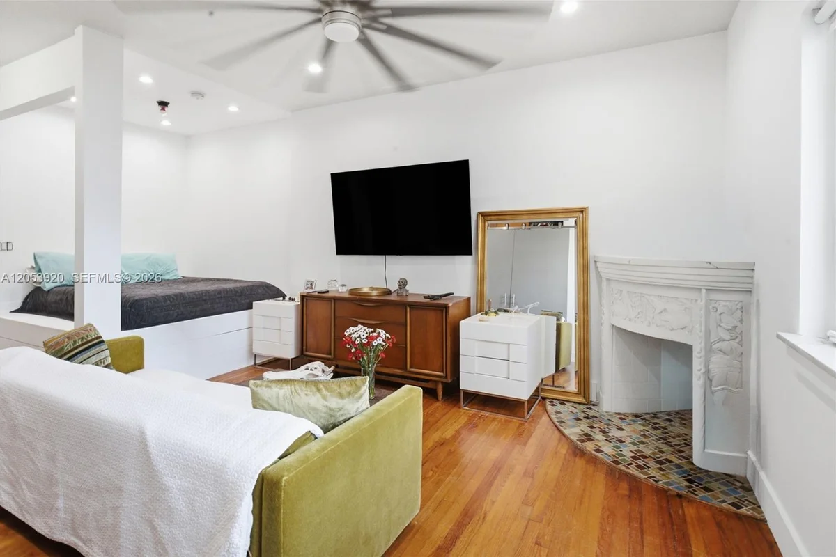 750 Espanola Way #5, Miami Beach: photo 1 of 11