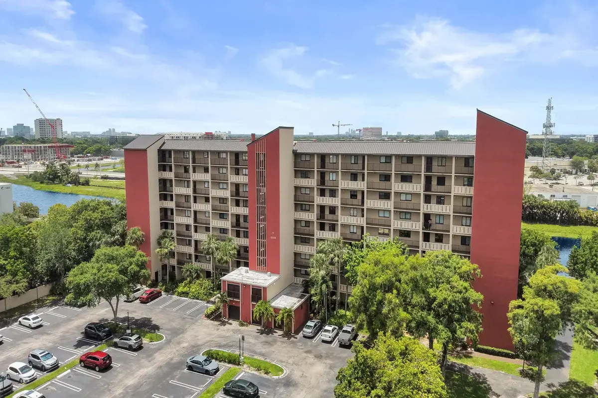 2200 S Cypress Bend Dr #707, Pompano Beach: photo 1 of 65