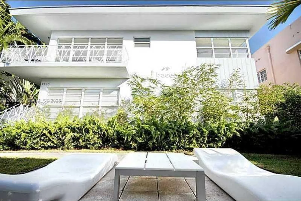 1235 Euclid Ave #8, Miami Beach: photo 1 of 6